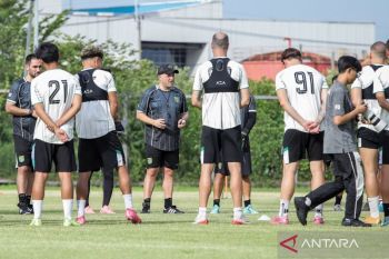 Bernardo Tavares yakini Malut United sulitkan Persebaya Surabaya