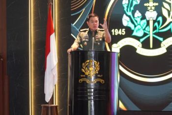 Gubernur Akmil berikan pengarahan perwira remaja