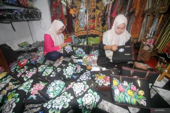 Kerajinan tas lukis
