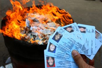 Sebanyak 13.869 KTP elektronik rusak dimusnahkan