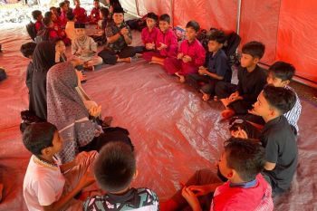 BNPB mendirikan sejumlah tenda belajar darurat bagi siswa terdampak banjir di Aceh