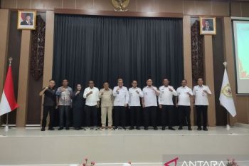 Wali Kota Palangka Raya terima LHP semester II 2025 dari  BPK Kalteng