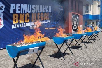 Indodata sebut kebijakan penambahan layer baru rokok penuh paradoks