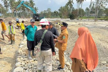Pemkab Solok lakukan normalisasi Sungai Batang Saniang Baka