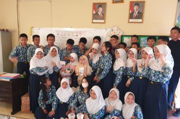 Ratu Dewa jamin program pembagian seragam sekolah gratis terus berlanjut, tahun ini sasar 19 ribu siswa