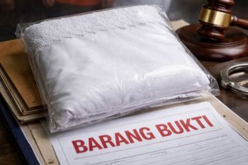 Ketika mukena jadi barang bukti