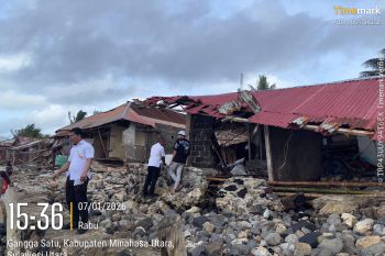 11 rumah di Desa Gangga Satu Minahasa Utara rusak parah diterjang gelombang pasang