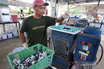 INDEF nilai gangguan bahan baku plastik jadi momen perkuat daur ulang