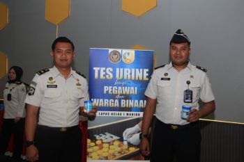 Lapas Madiun tes urine warga binaan dan sipir cegah narkoba