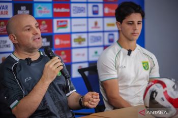 Tavares minta Bonek jadi pembeda debutnya bersama Persebaya saat lawan Malut