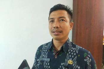 Dinsos Kota Palu berikan bantuan kepada 10 KK terdampak bencana alam