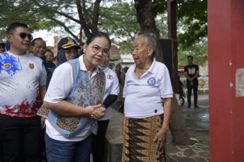 Pemkot Semarang salurkan 400 paket sembako untuk nelayan saat tidak melaut
