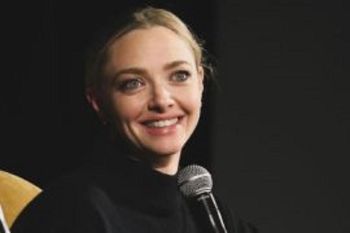 Di Balik Layar: Amanda Seyfried Berbagi Perjuangan dengan OCD