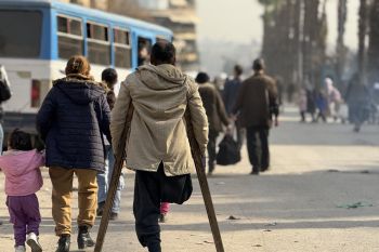 Warga Aleppo mengungsi akibat bentrokan antara tentara Suriah dan SDF