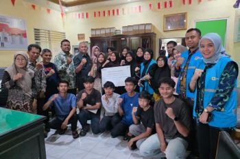 PLN Hadir untuk Anak Penerus Bangsa, Salurkan Beasiswa Pendidikan bagi Korban Terdampak Bencana di Palembayan