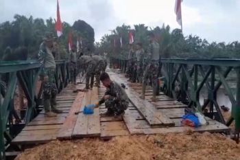 TNI AD rampungkan pembangunan jembatan bailey di Baktiya Aceh Utara