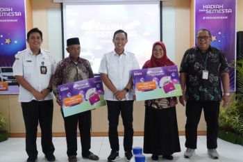 Apresiasi Nasabah, Bank Jateng Cilacap Serahkan Hadiah Bima