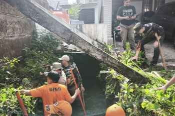 Pemkot Bandarlampung tegaskan larangan bangunan berdiri di atas saluran air