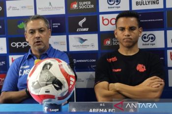 Pelatih Arema ingatkan pemain fokus dan jaga emosi saat hadapi Persik