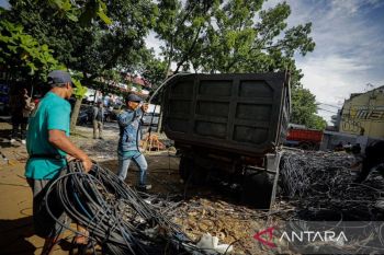 Pemkot Bandung tuntaskan penurunan kabel 14 ton di Jalan Buahbatu