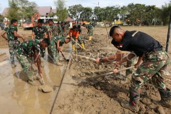 Mendagri minta tambahan BKO TNI/Polri bersihkan lumpur banjir di Aceh
