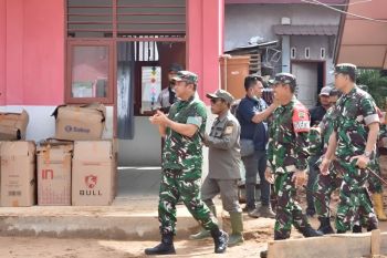 KSAD tinjau sekolah hingga posko pengungsi banjir di Tapanuli Tengah