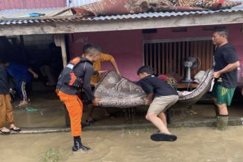 SAR-Palu bantu proses evakuasi warga terdampak banjir di Wani Kabupaten Donggala
