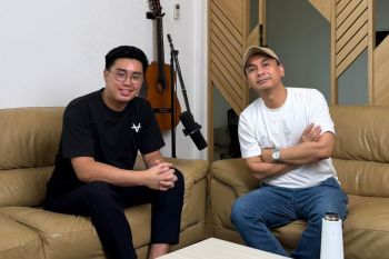 Raditya Dika paparkan rahasia kebebasan finansial dengan Timothy Ronald