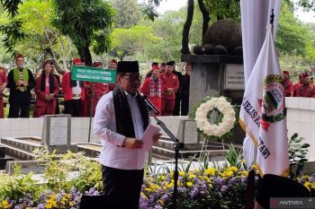 Pramono menegaskan belum tetapkan kenaikan tarif Transjakarta