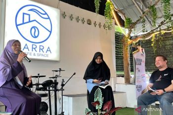 FPL Pasaman Barat bedah buku Ada Danau Biru Dalam Matanya dan luncurkan Program Selasih