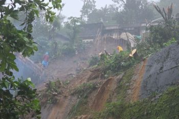 Tiga rumah terdampak tanah longsor di Kudus