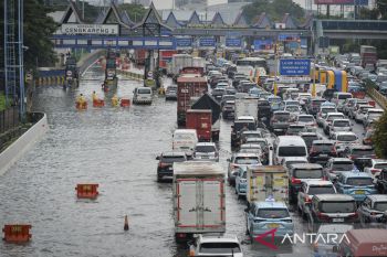 Banjir akses Jalan Tol Bandara Soekarno-Hatta