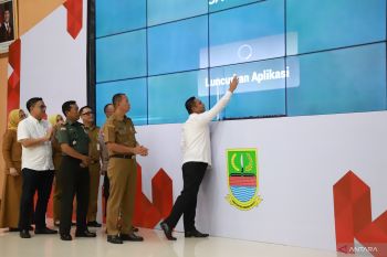 Pemkab Bekasi luncurkan BOSS pangkas birokrasi izin