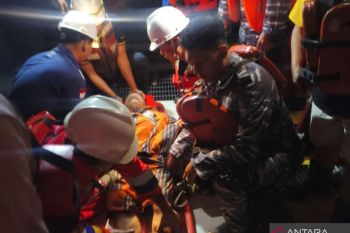 TNI AL evakuasi korban kecelakaan kapal tenggelam di Selat Berhala