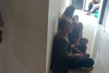 Police arrest Afghan, African immigrants in Lombok Timur