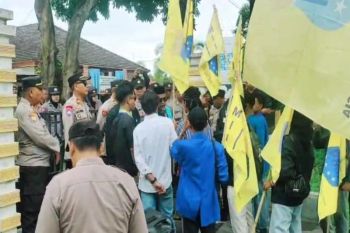 PMII Lombok Timur gelar aksi soroti dugaan keracunan MBG di Pringgabaya