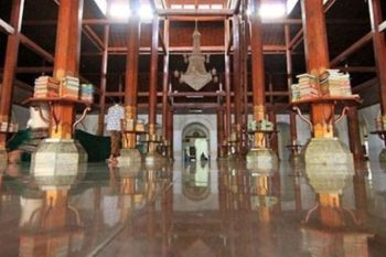 Masjid serambi ilmu, taman literasi, dan akar budaya