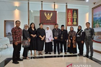 PMCAF Thailand visited Jakarta to honor award-winning teacher