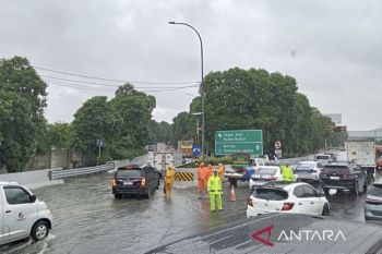 Lalu lintas tol arah Bandara Soekarno Hatta disebut masih tersendat