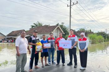 Pertamina Patra Niaga Regional Sumbagsel salurkan bantuan untuk korban bencana di Belitang