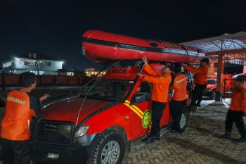 Tim SAR cari tiga remaja yang hanyut saat memancing di Perairan Desa Onehe Kolaka