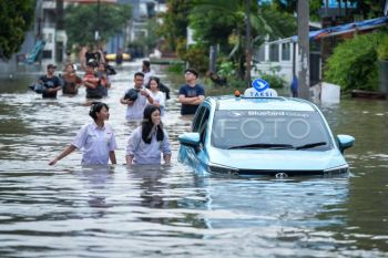 Foto: Banjir rendam permukiman di Kabupaten Tangerang