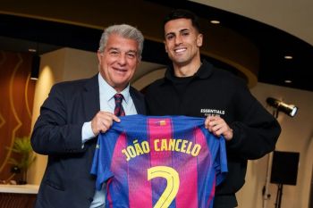 Barcelona resmi datangkan kembali Joao Cancelo