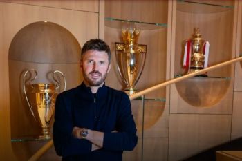 Michael Carrick jadi pelatih sementara Manchester United