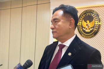 Menko Yusril: Pilkada lewat DPRD permudah pengawasan politik uang