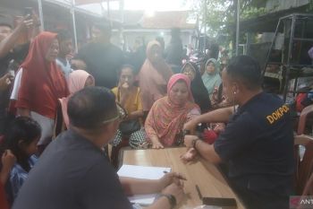 Polisi terjunkan tim kesehatan bantu korban banjir di Tangerang