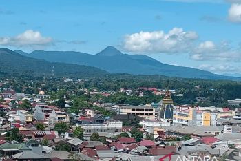 Badan Geologi Kemen ESDM minta warga patuhi radius bahaya Gunung Soputan