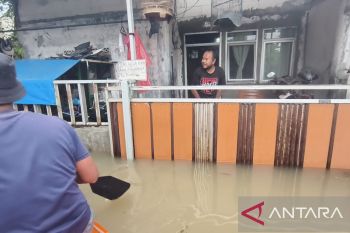 Ketinggian banjir di perumahan Cikande Tangerang meningkat