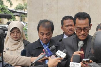 Refly Harun rumuskan 7 poin keberatan ke Polda Metro Jaya terkait Roy Suryo