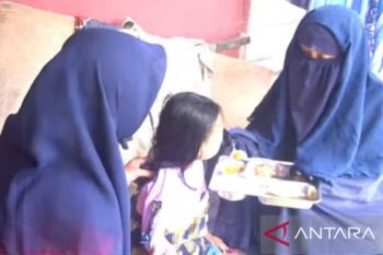 BKKBN Maluku bagikan MBG bagi ibu hamil dan menyusui di Ambon cegah stunting